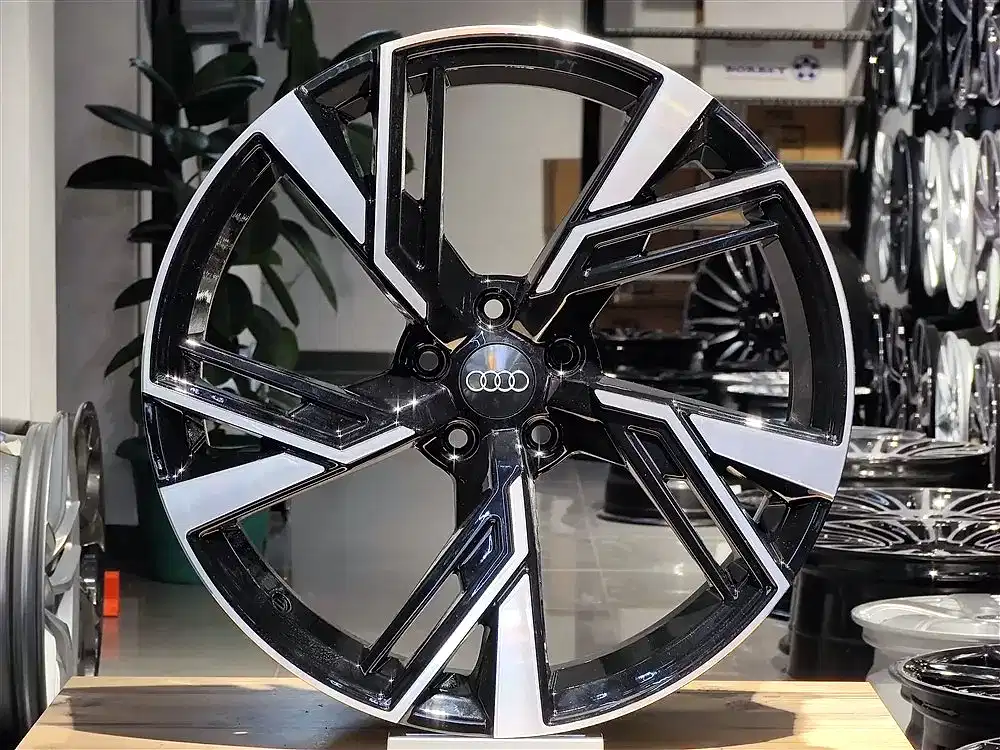 18" AUDİ RS6 - Görsel 1