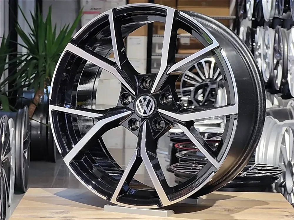 18 İnç Volkswagen Golf R-Line Jant 5x112 ET40 (Diamond Cut) - Görsel 2