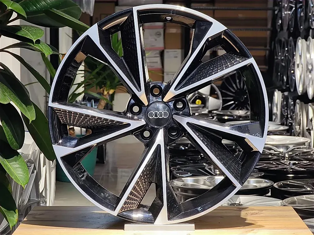 19" AUDİ RS7 - Görsel 1