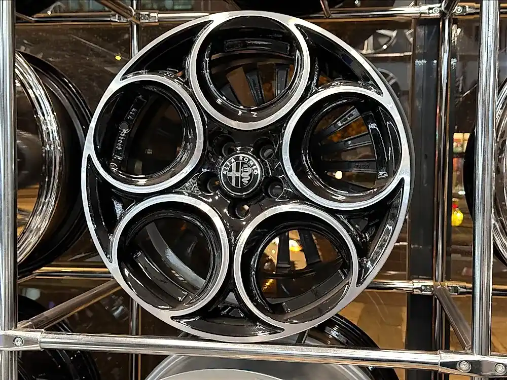 17" ALFA ROMEO - Görsel 1